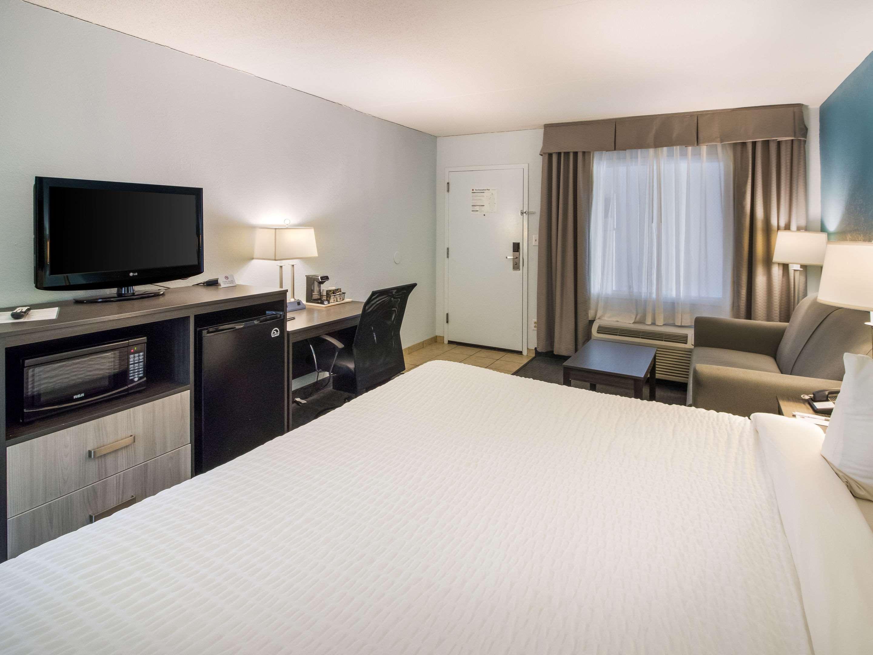 Clarion Inn Cleveland Near University Экстерьер фото