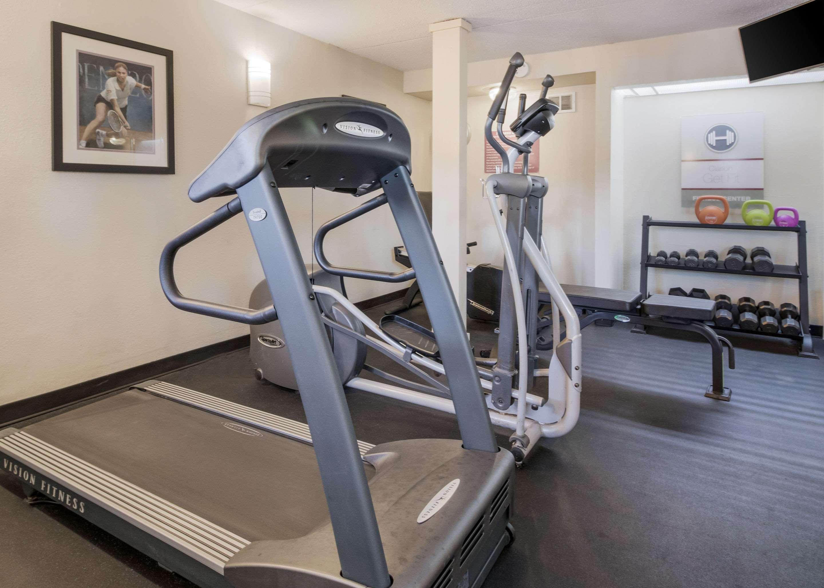 Clarion Inn Cleveland Near University Экстерьер фото