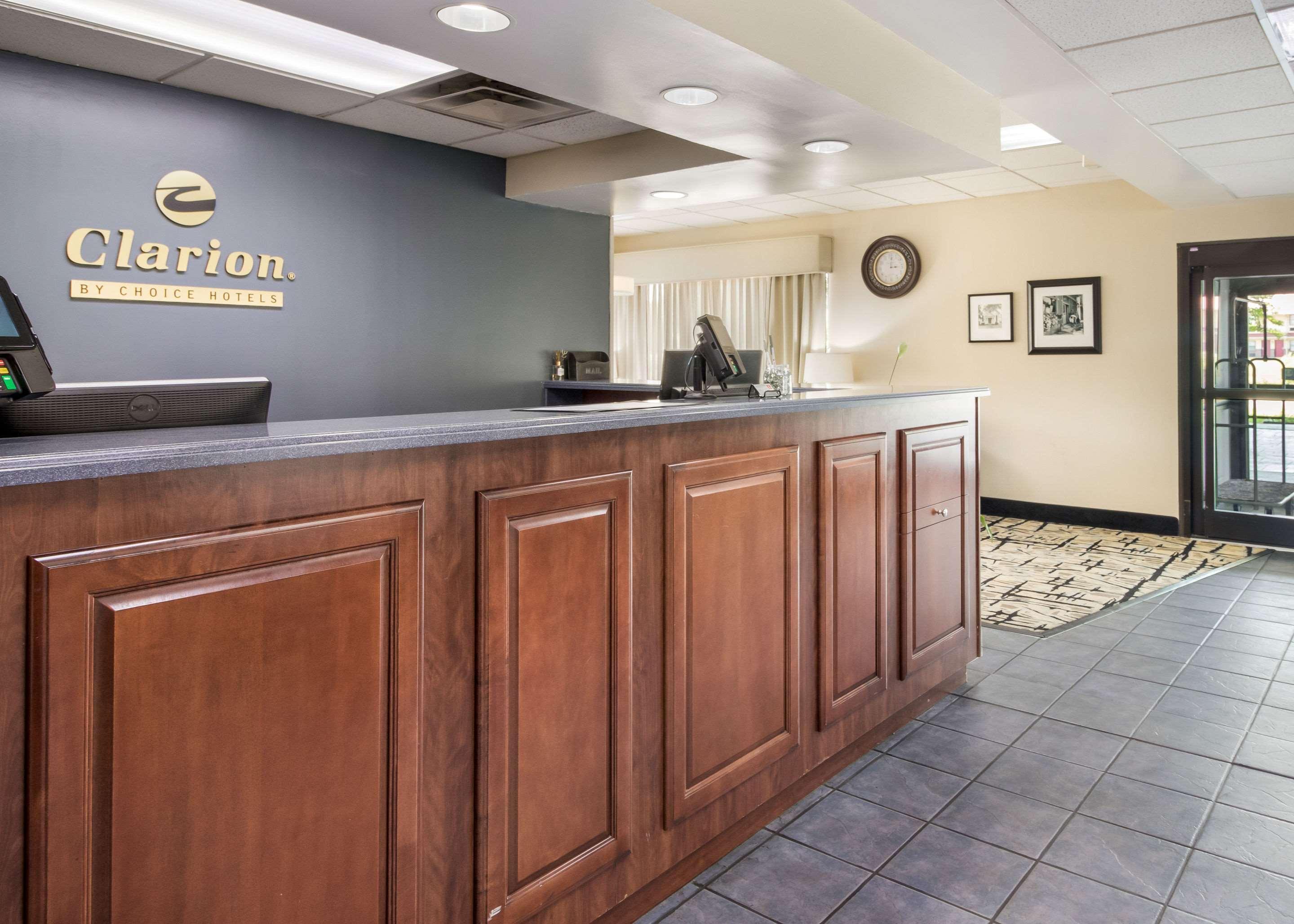 Clarion Inn Cleveland Near University Экстерьер фото