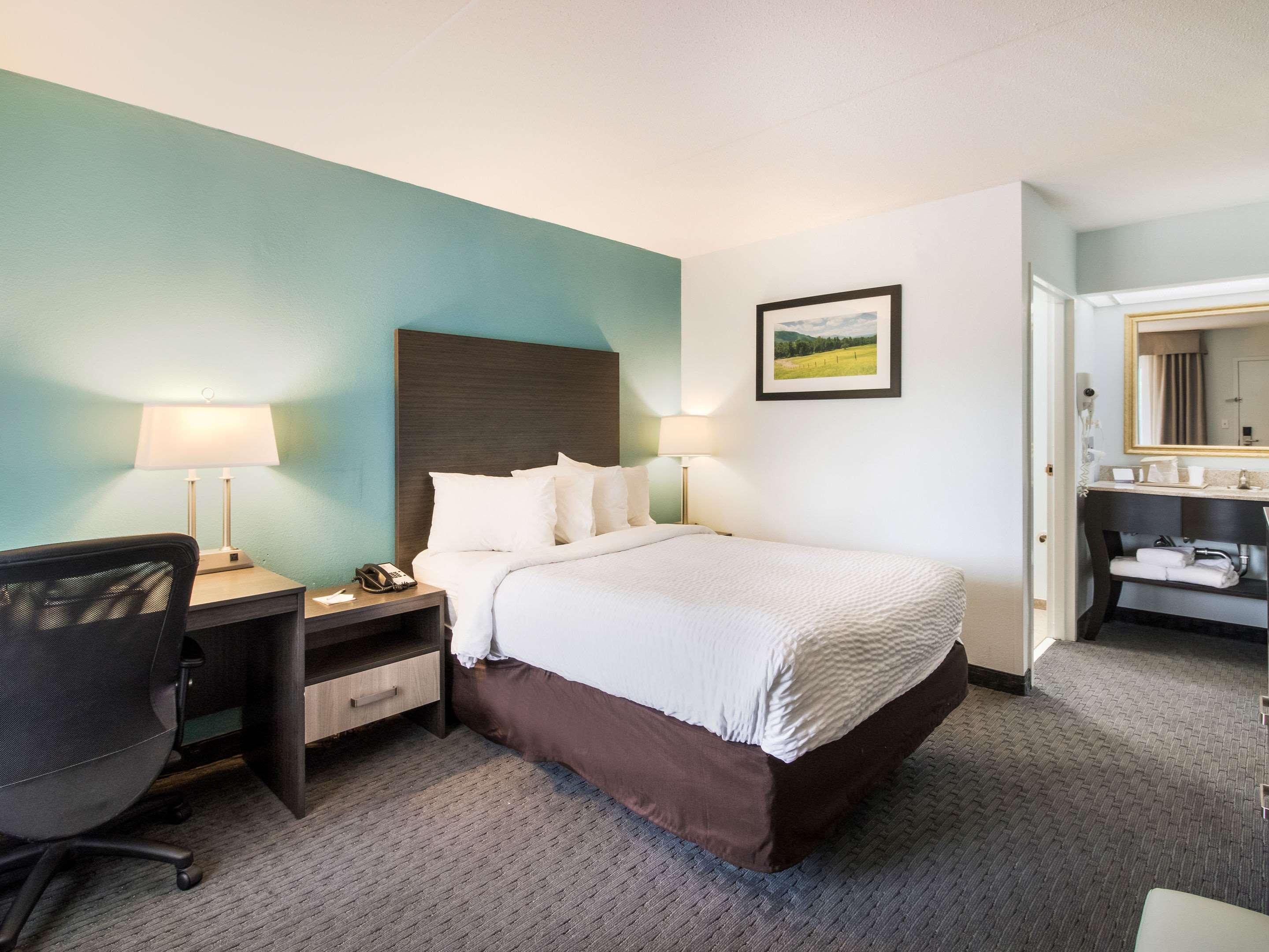 Clarion Inn Cleveland Near University Экстерьер фото