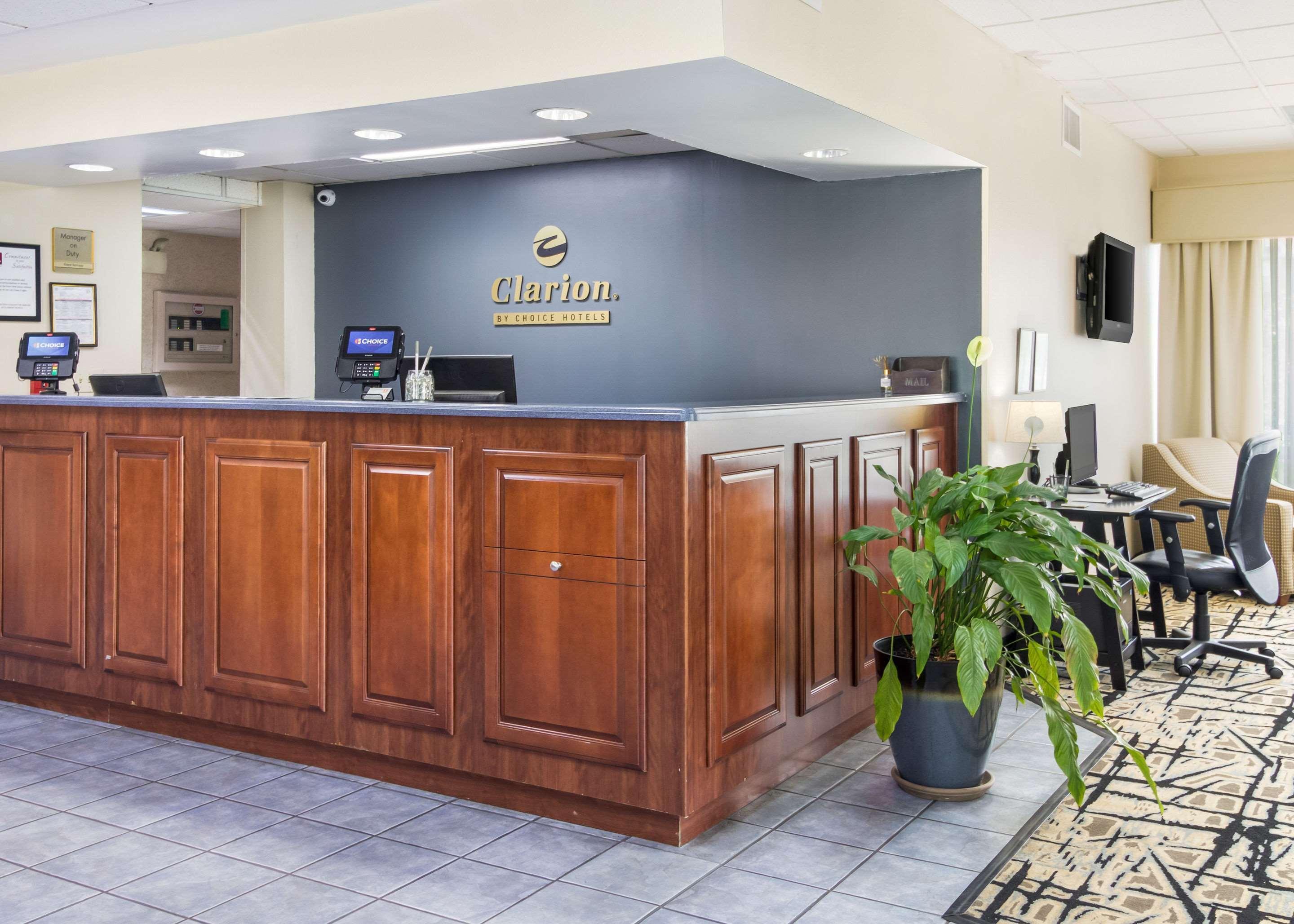 Clarion Inn Cleveland Near University Экстерьер фото