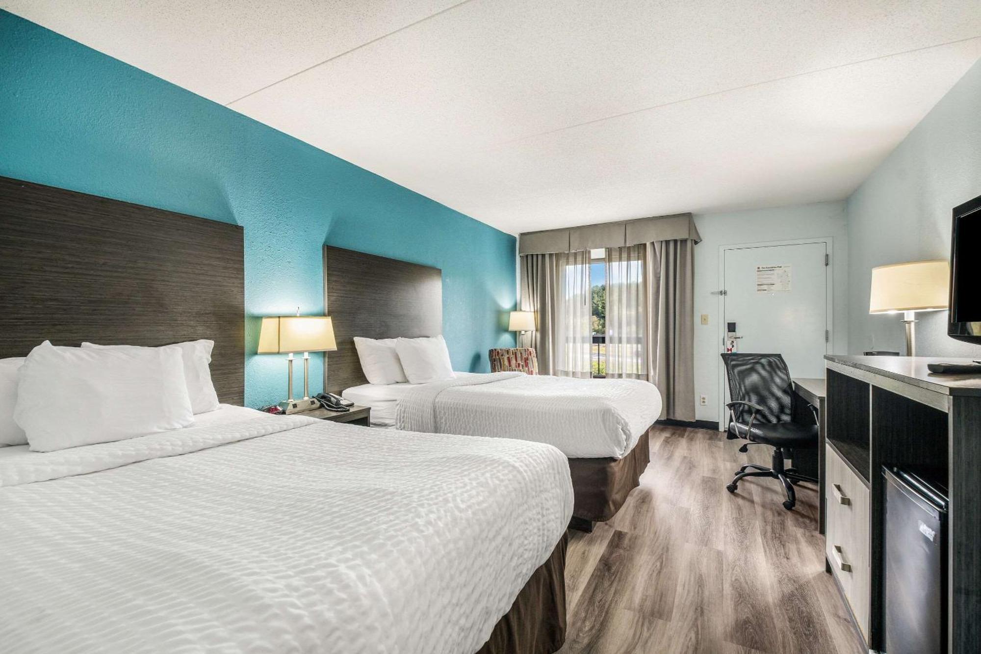 Clarion Inn Cleveland Near University Экстерьер фото