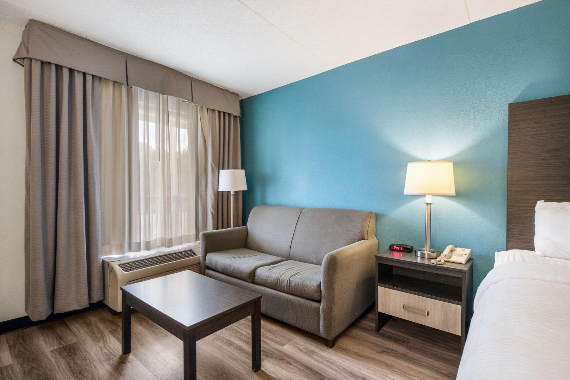 Clarion Inn Cleveland Near University Экстерьер фото